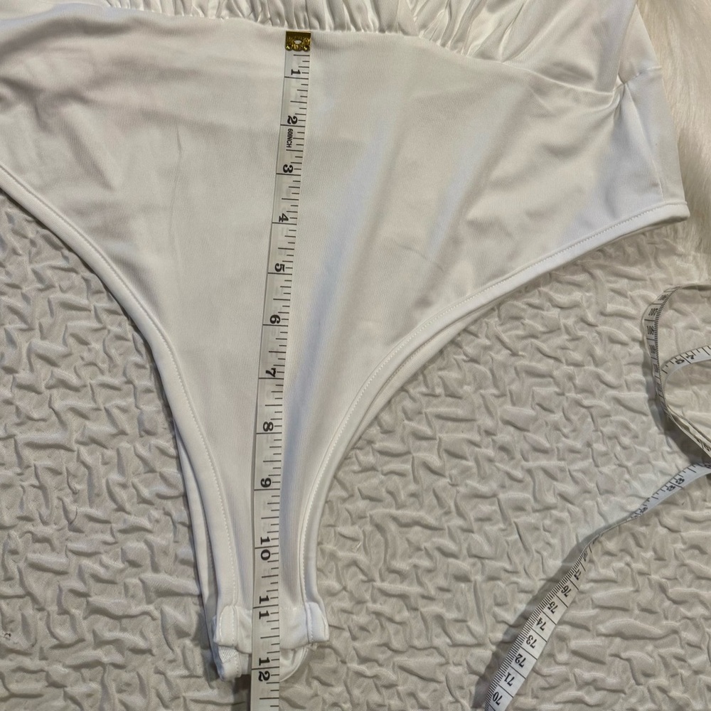 Elegant white V-neck bodysuit for women Size L - Picture 9 of 11